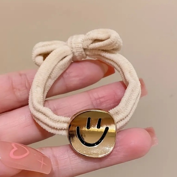 NEW| Women’s 5pcs Smiling Face Elastic Hair Ties - Picture 4 of 5